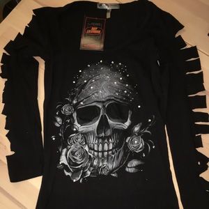 Long sleeve skull shirt